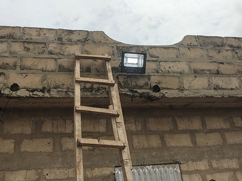 installation-lampes-solaires-senegal-15
