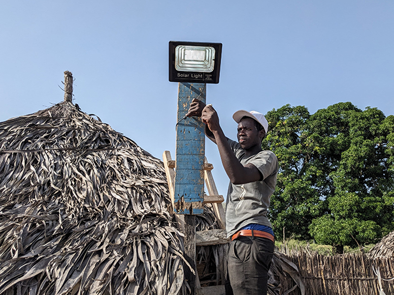 installation-lampes-solaires-senegal-3