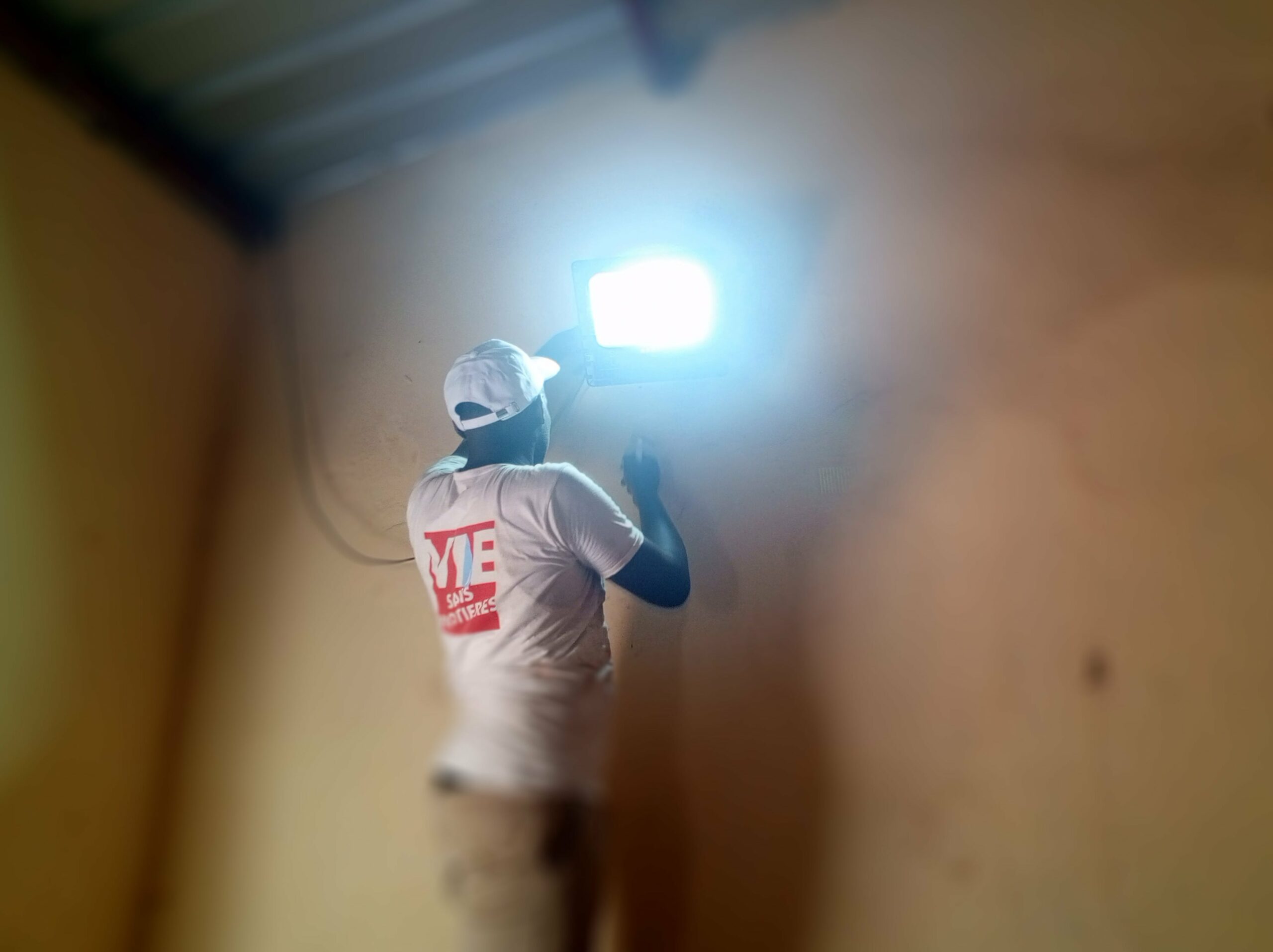 vie-sans-frontieres-alimentaire-lampes-solaires-202510251