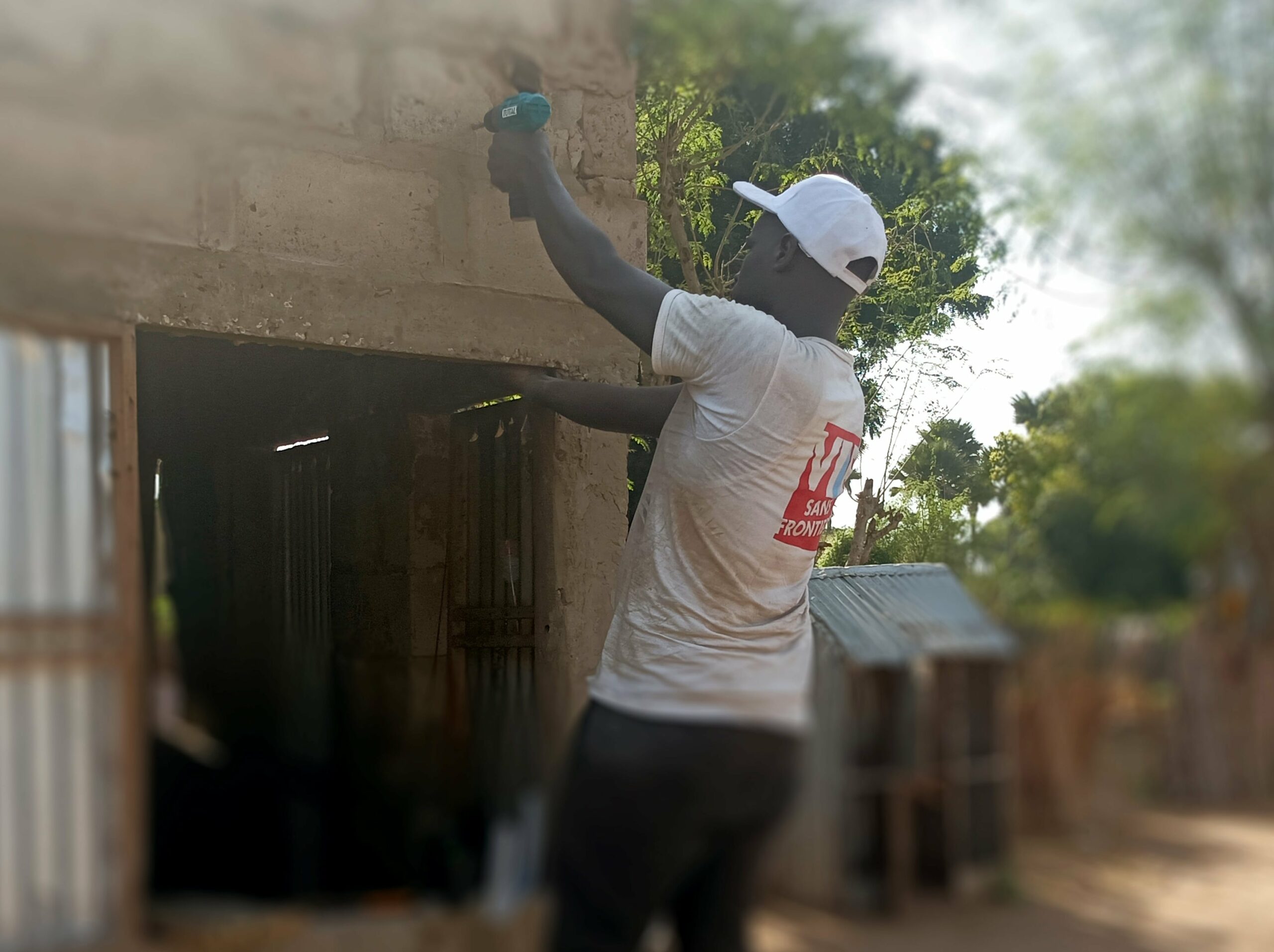 vie-sans-frontieres-alimentaire-lampes-solaires-20251025521